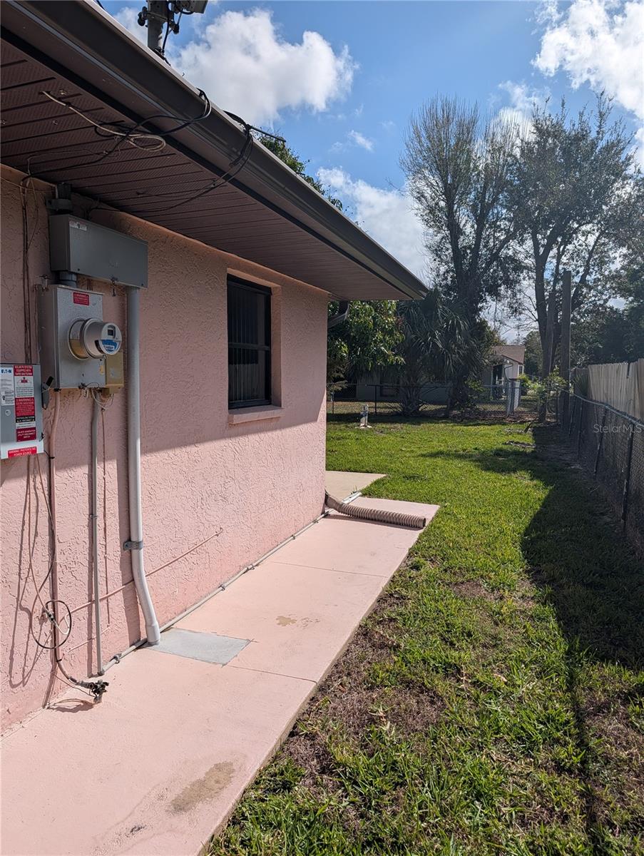 Image 33 of 47 For 3280 Glencove Street