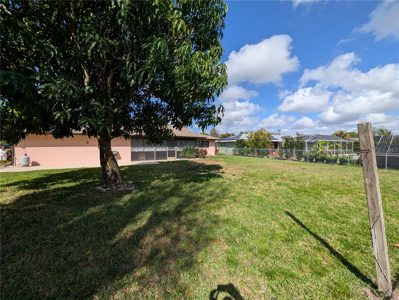 Image 37 of 47 For 3280 Glencove Street