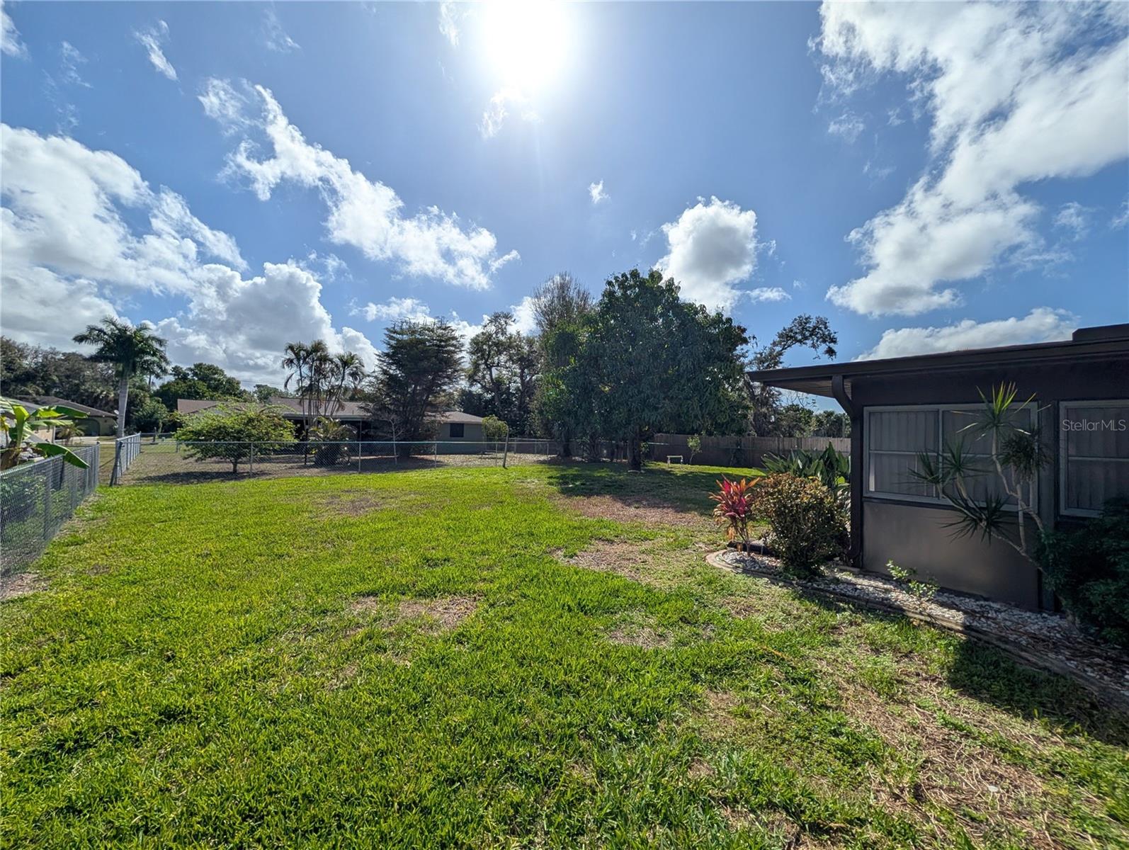 Image 42 of 47 For 3280 Glencove Street