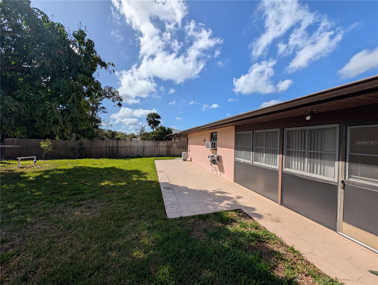 Image 43 of 47 For 3280 Glencove Street