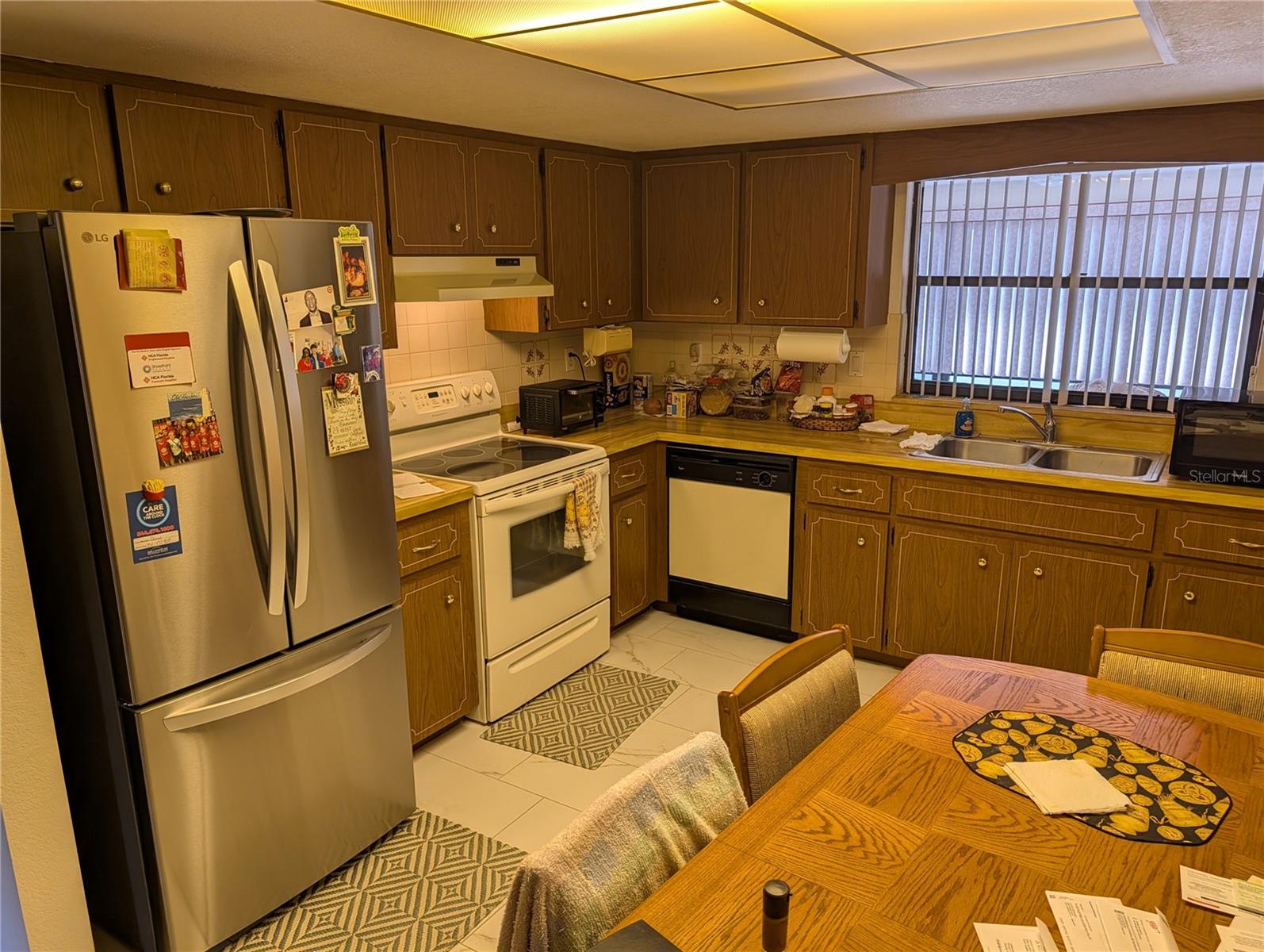 Image 7 of 47 For 3280 Glencove Street