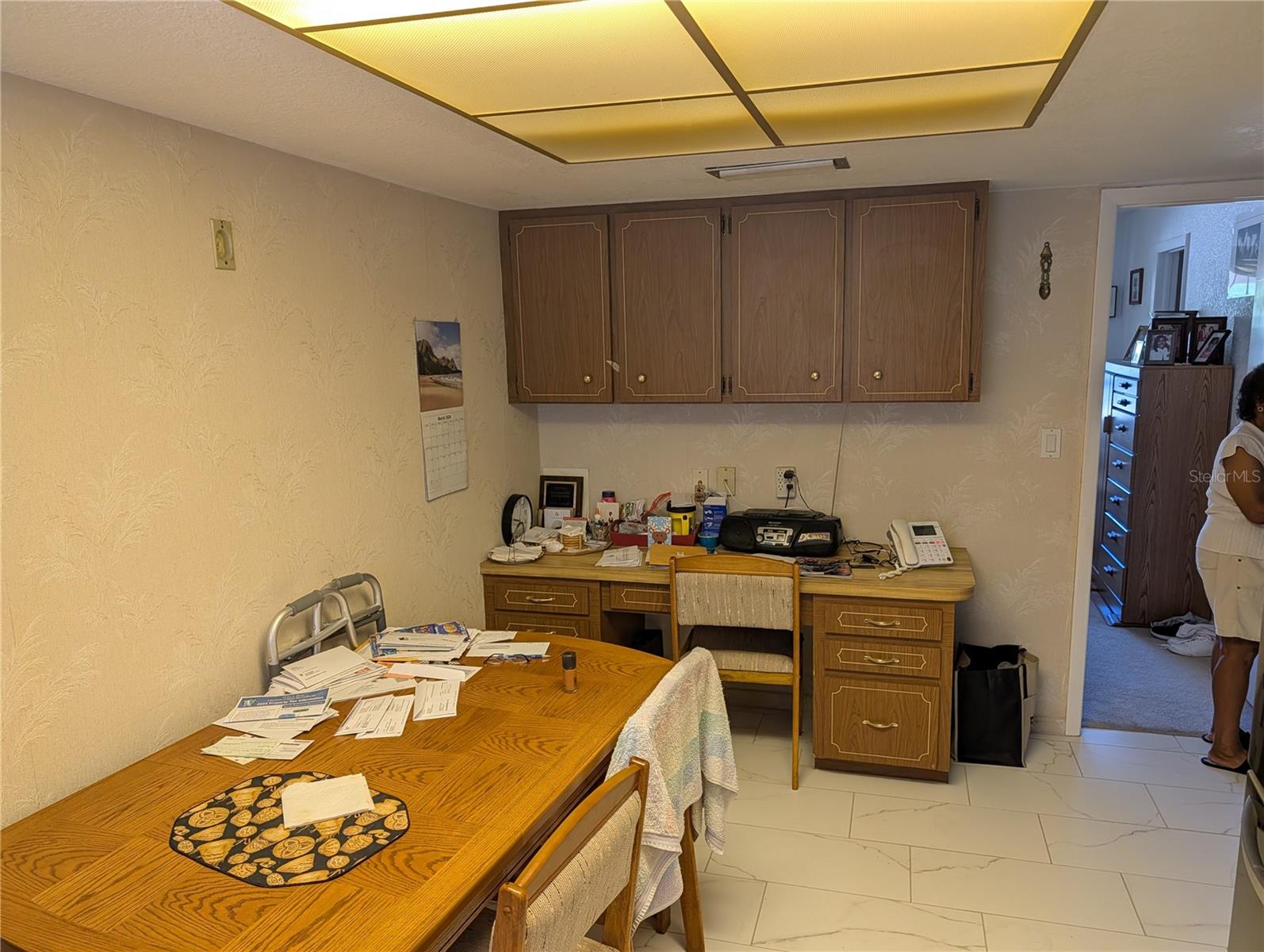 Image 8 of 47 For 3280 Glencove Street