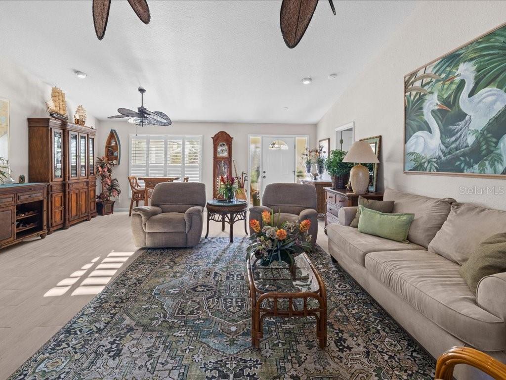 Image 14 of 56 For 18350 Van Nuys Circle