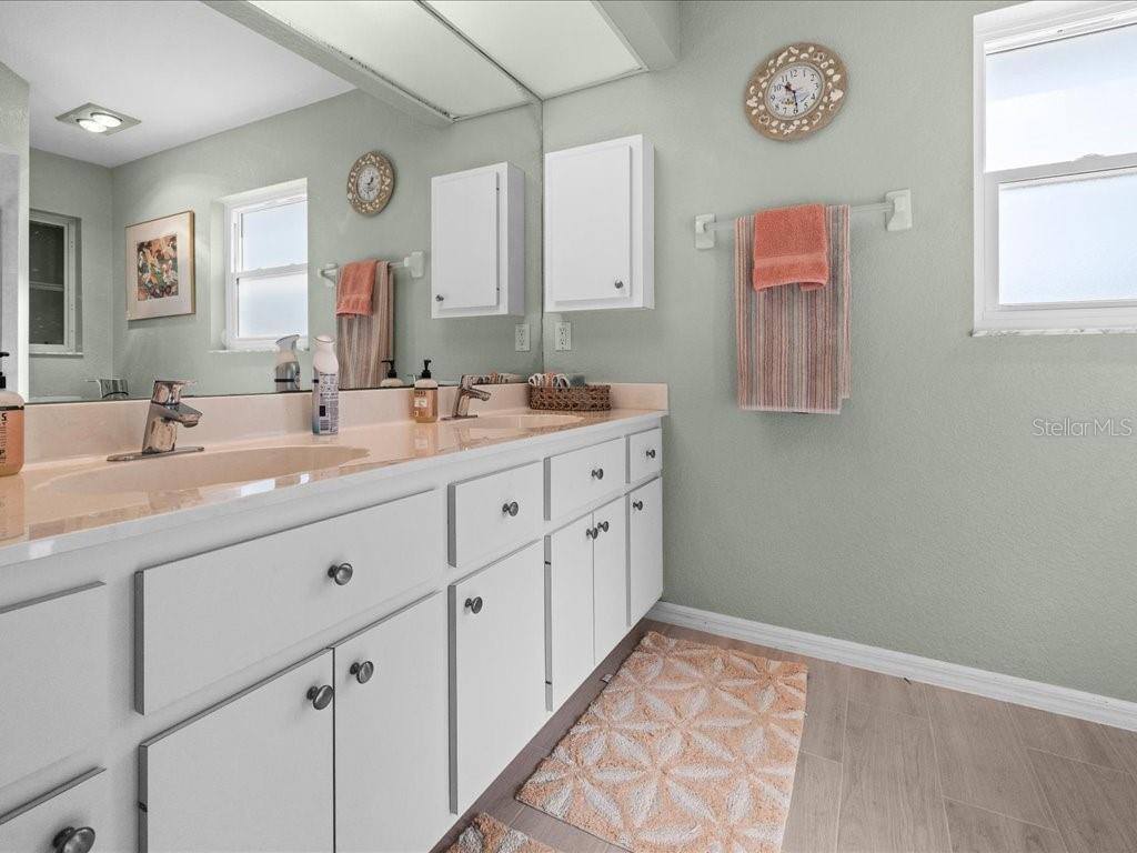 Image 19 of 56 For 18350 Van Nuys Circle