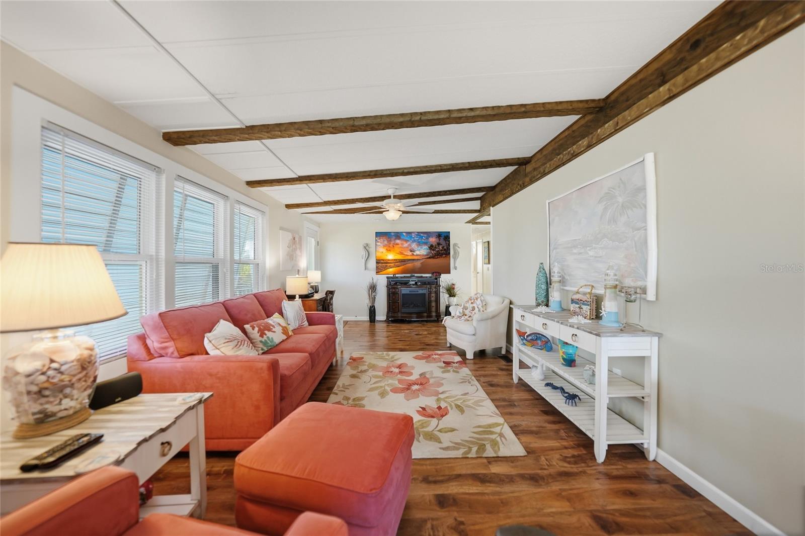 Image 16 of 69 For 554 Parkwood Avenue