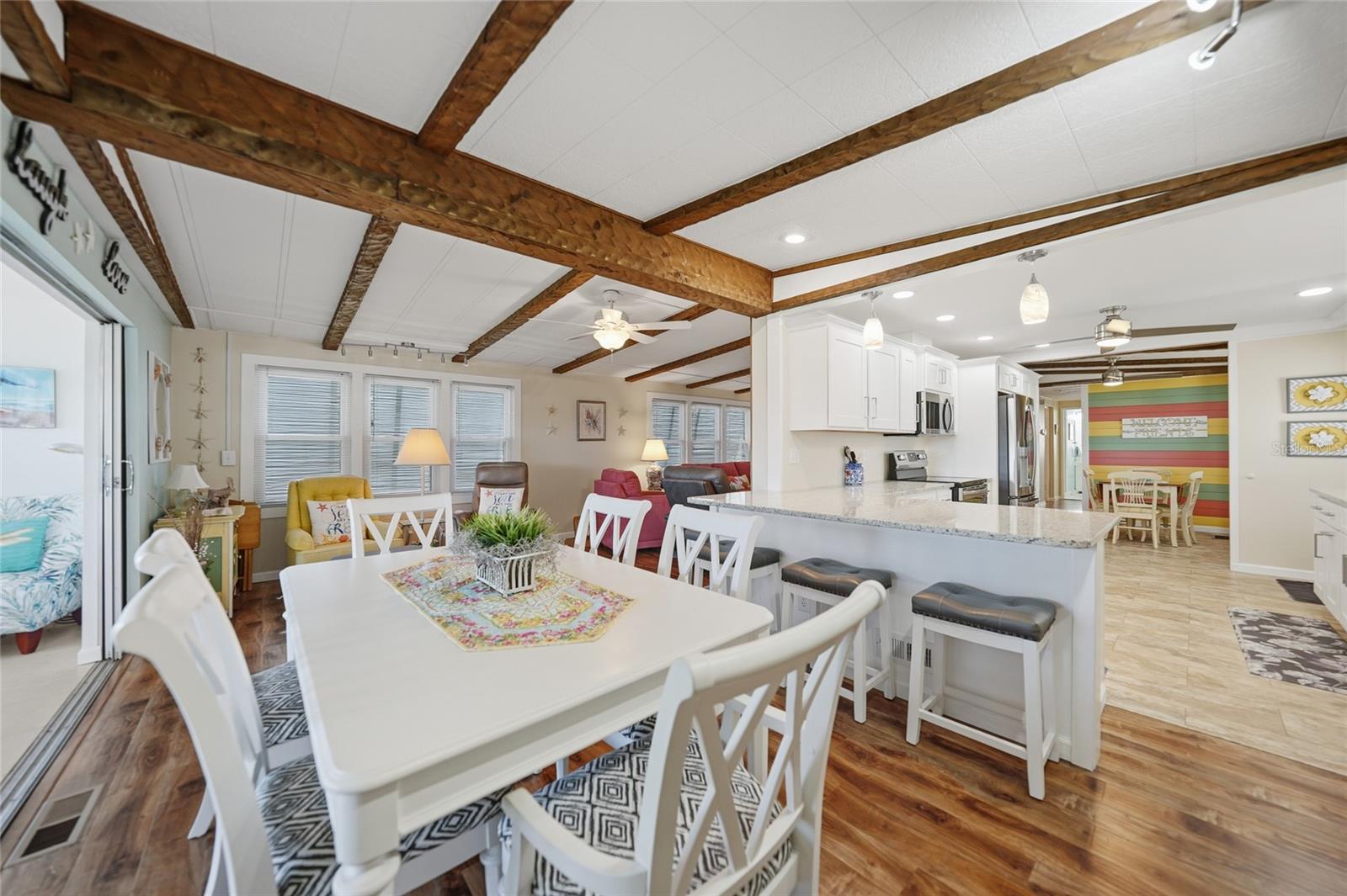 Image 19 of 69 For 554 Parkwood Avenue