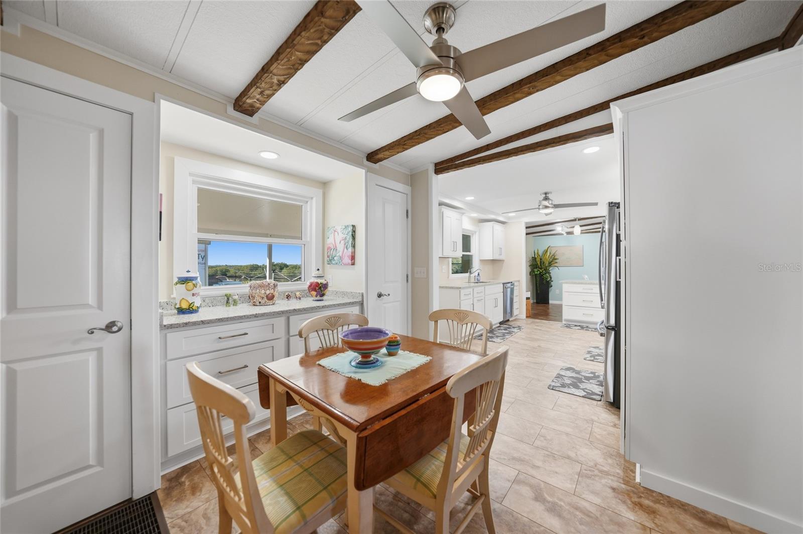 Image 23 of 69 For 554 Parkwood Avenue