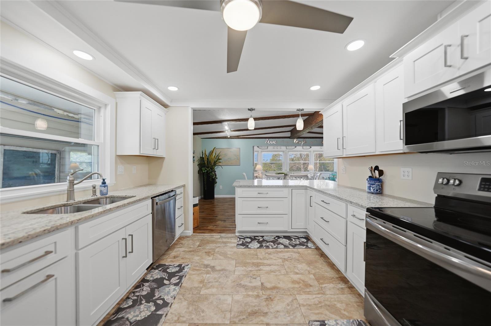 Image 3 of 69 For 554 Parkwood Avenue