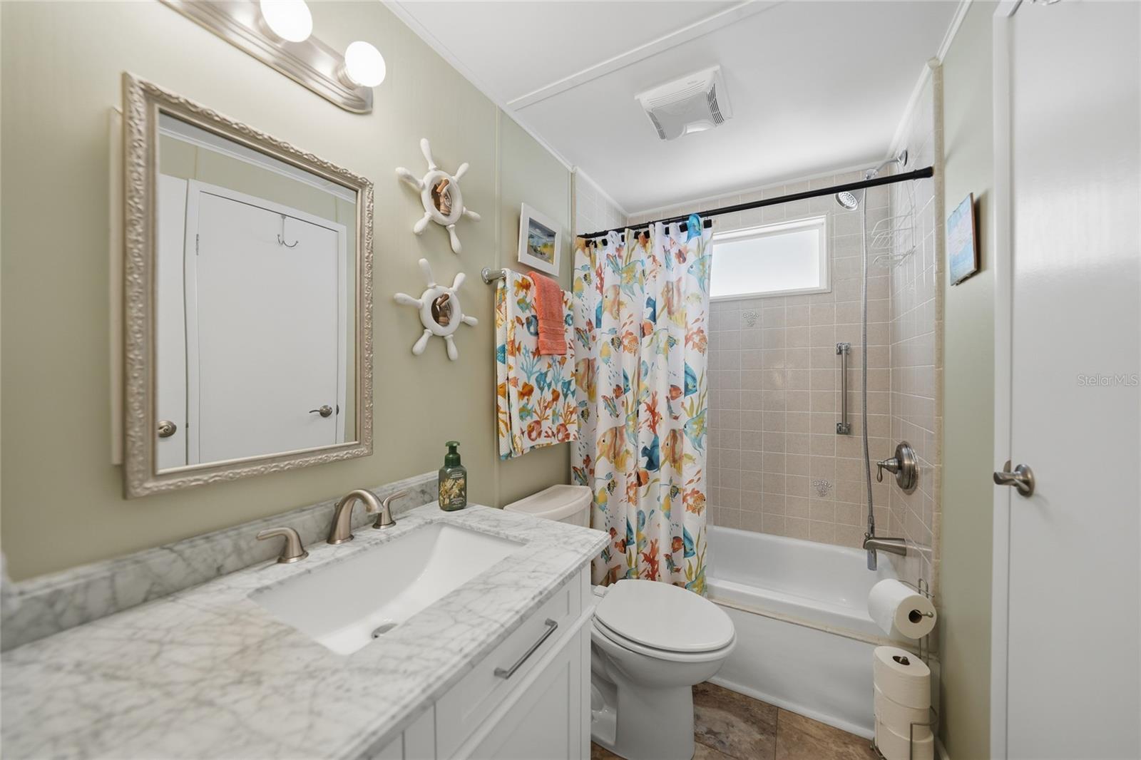 Image 34 of 69 For 554 Parkwood Avenue