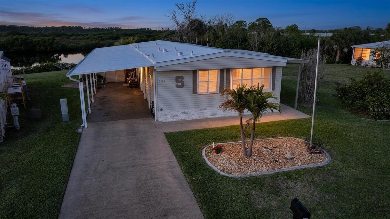 Image 37 of 69 For 554 Parkwood Avenue