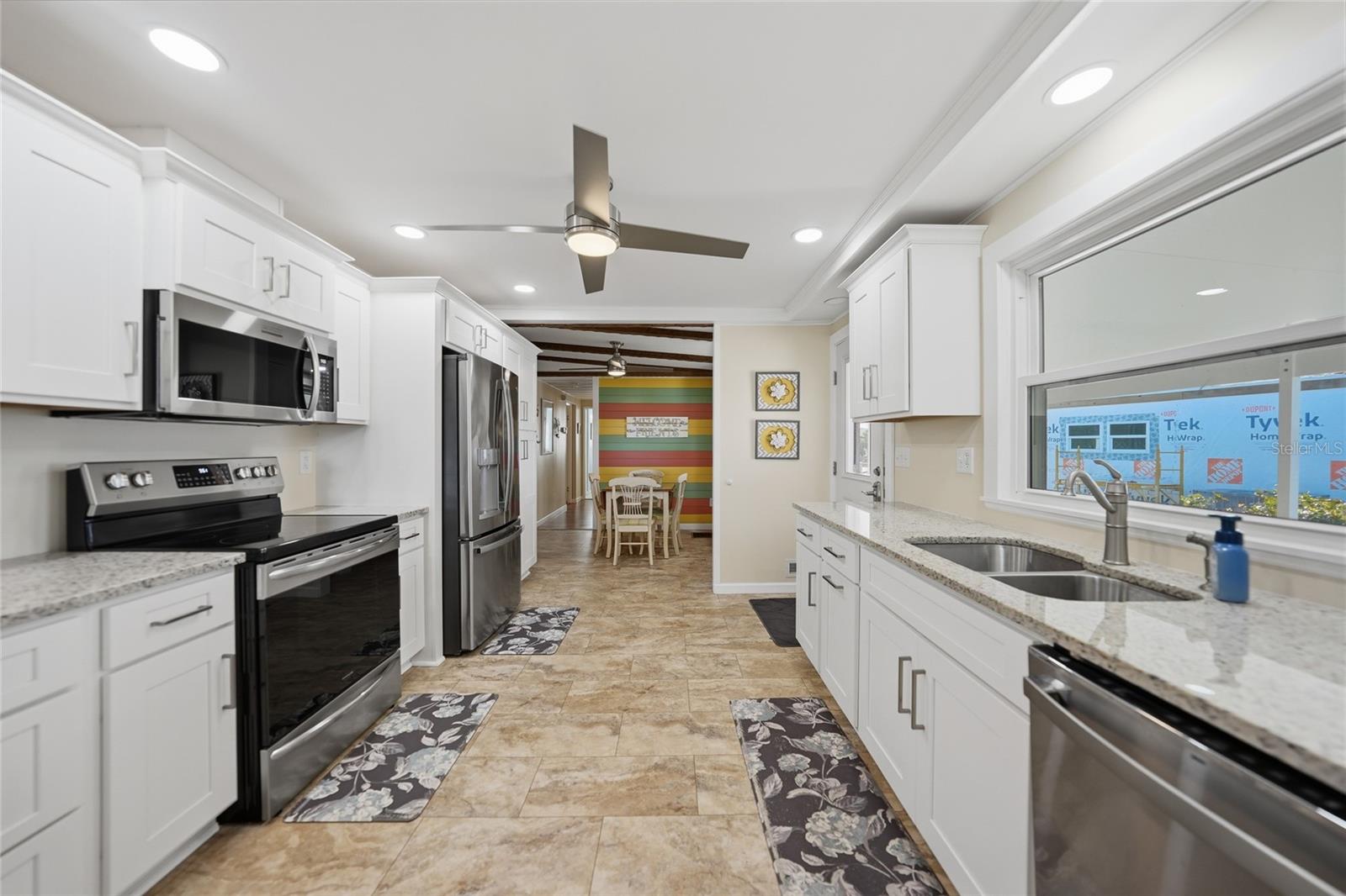 Image 4 of 69 For 554 Parkwood Avenue