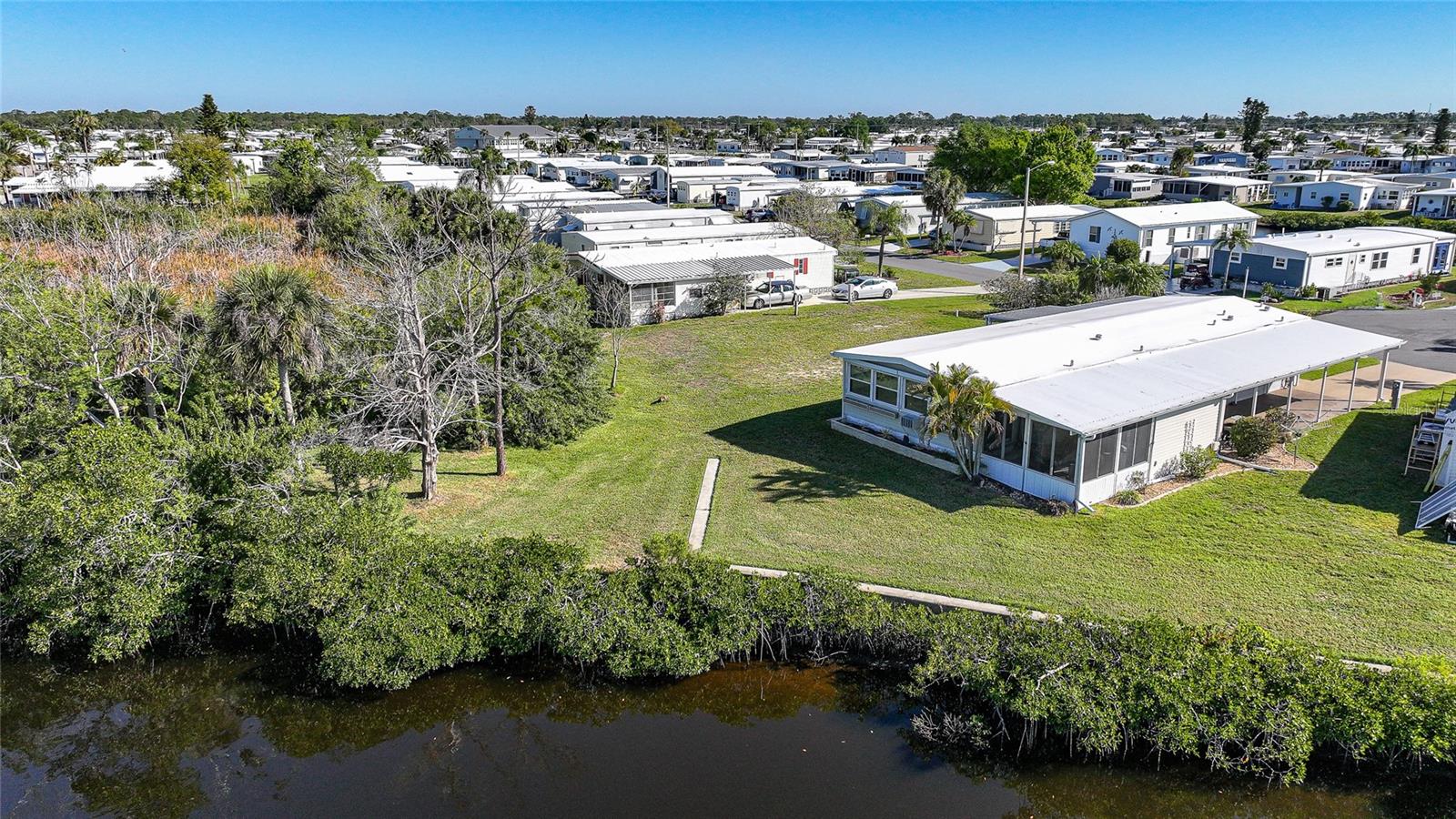 Image 41 of 69 For 554 Parkwood Avenue