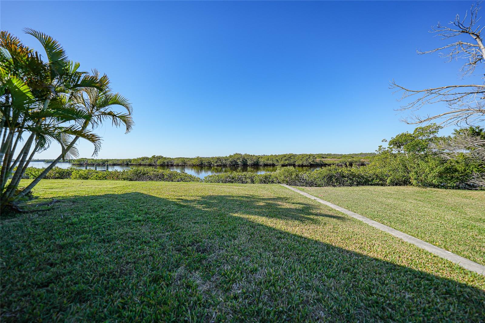 Image 45 of 69 For 554 Parkwood Avenue