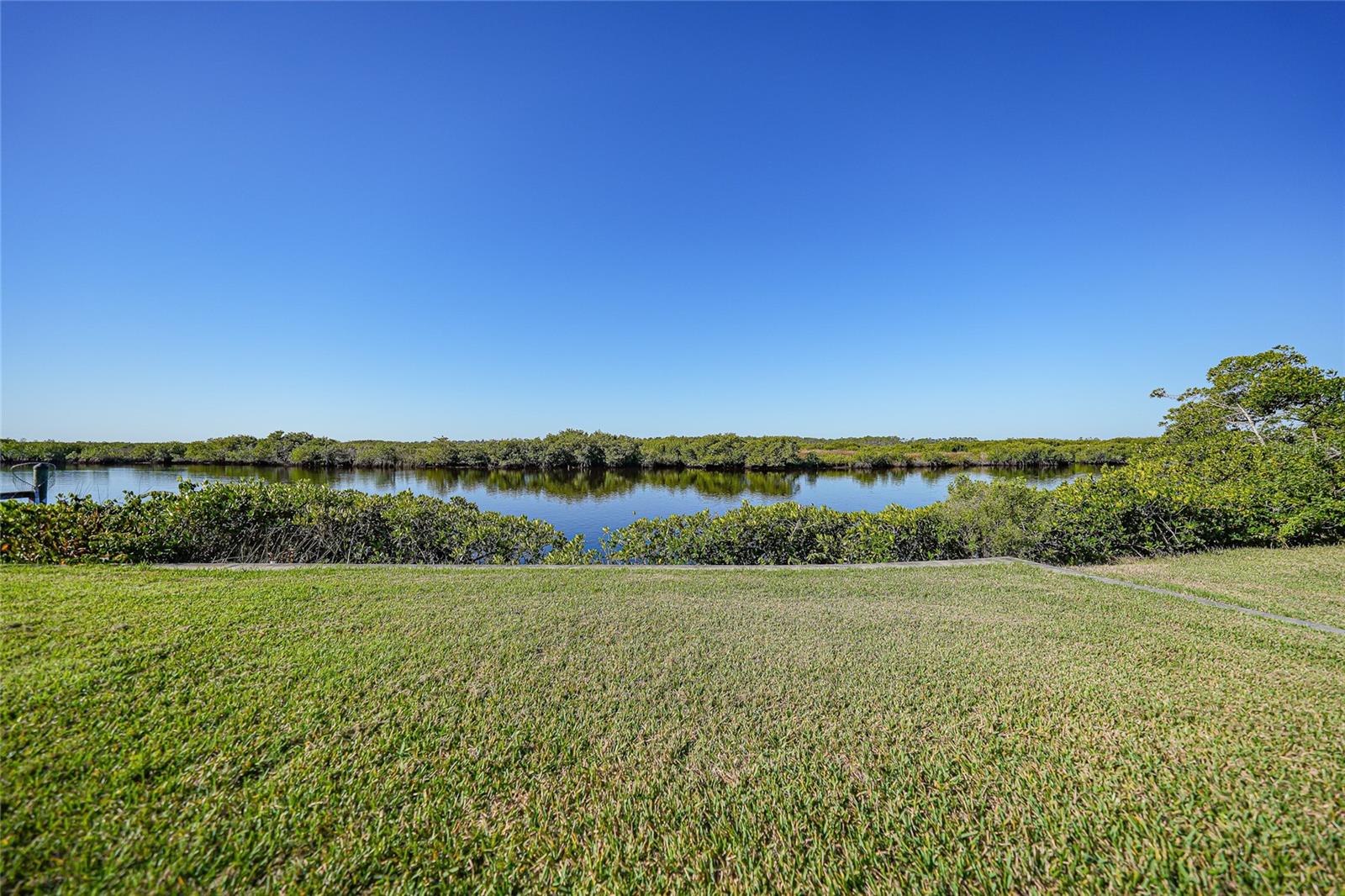 Image 46 of 69 For 554 Parkwood Avenue