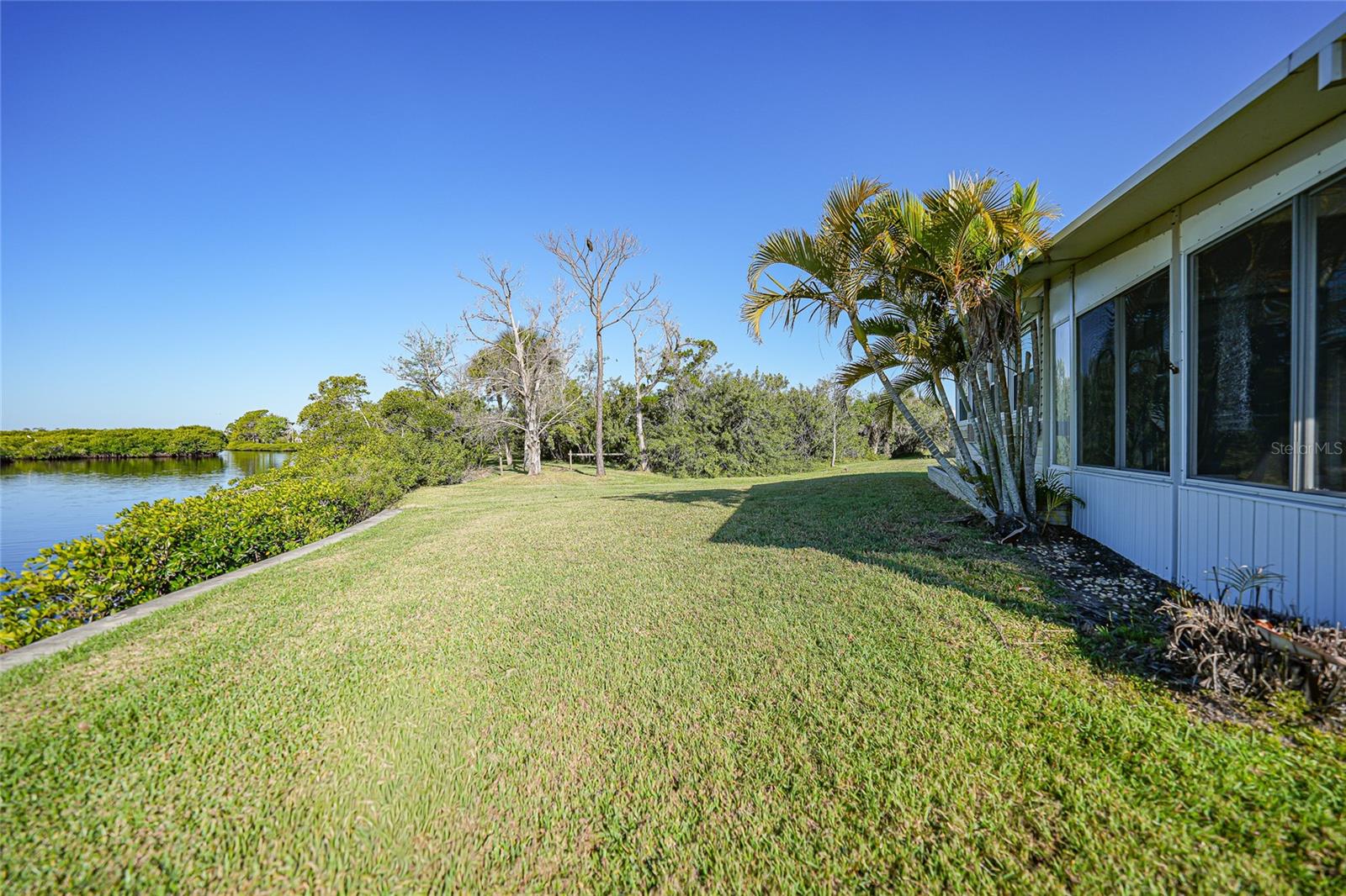 Image 48 of 69 For 554 Parkwood Avenue