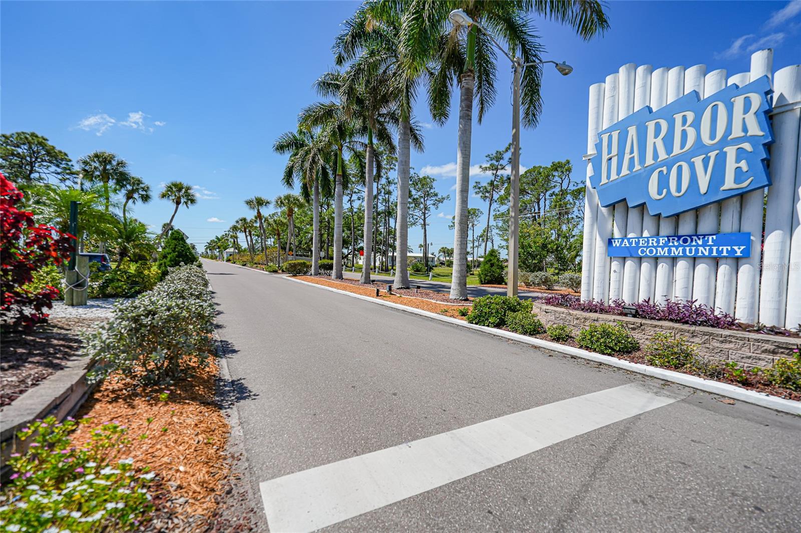 Image 50 of 69 For 554 Parkwood Avenue