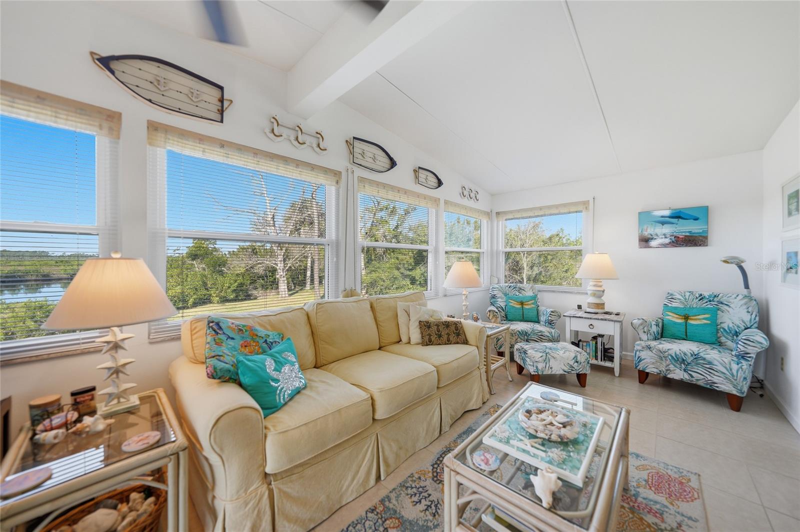 Image 9 of 69 For 554 Parkwood Avenue