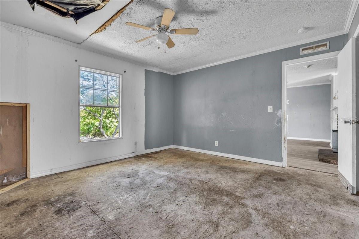 Image 14 of 37 For 1425 Hickory Avenue