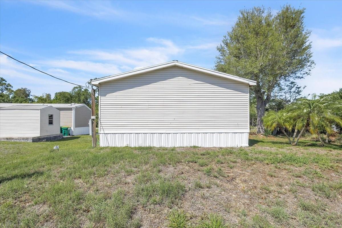 Image 25 of 37 For 1425 Hickory Avenue