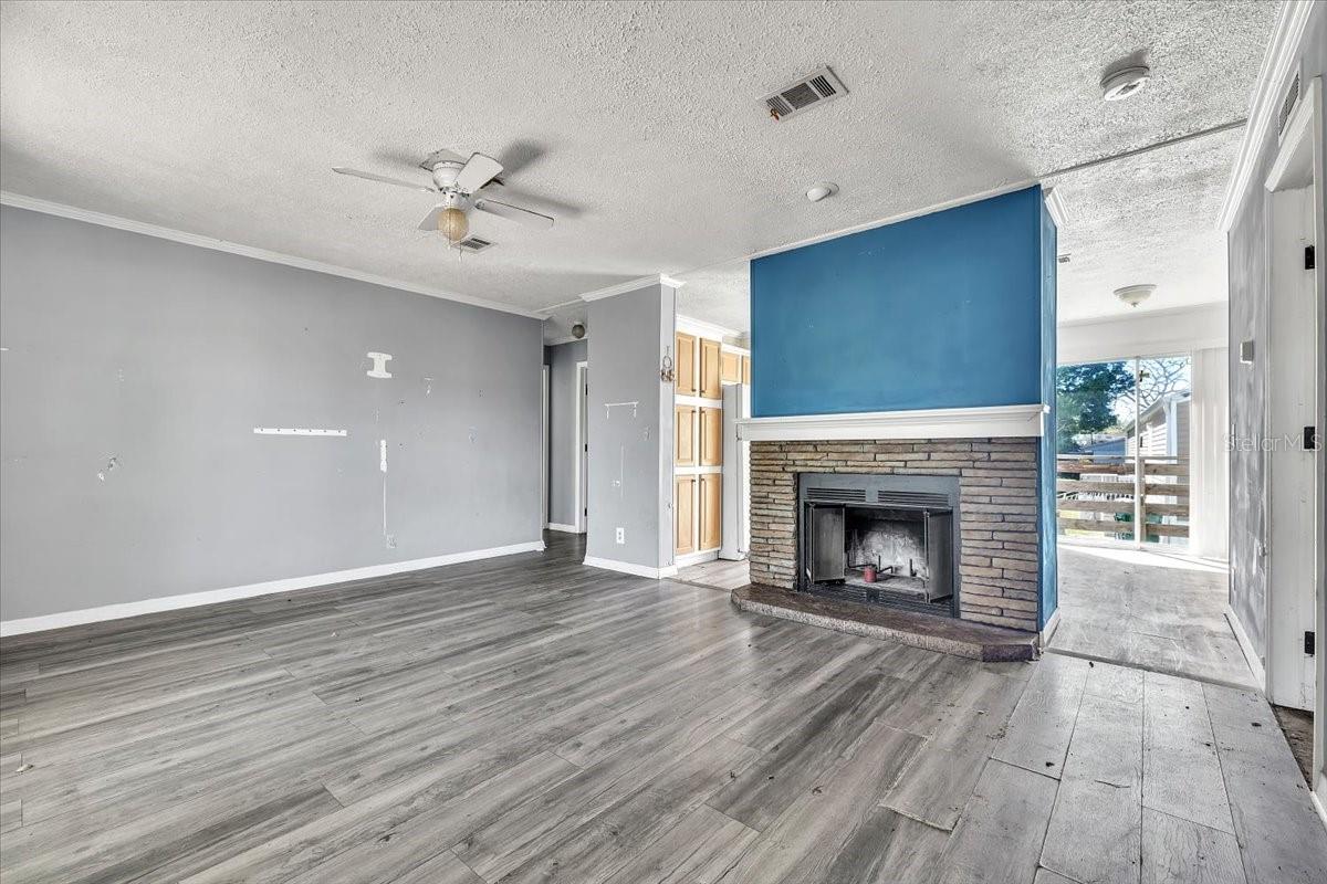 Image 3 of 37 For 1425 Hickory Avenue