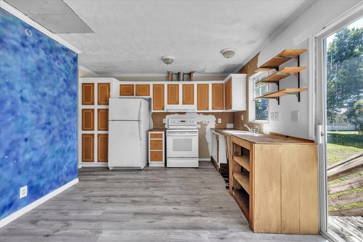 Image 8 of 37 For 1425 Hickory Avenue