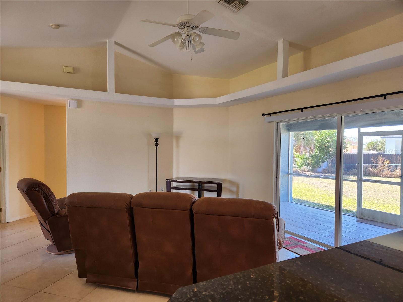 Image 16 of 23 For 2653 9th Street