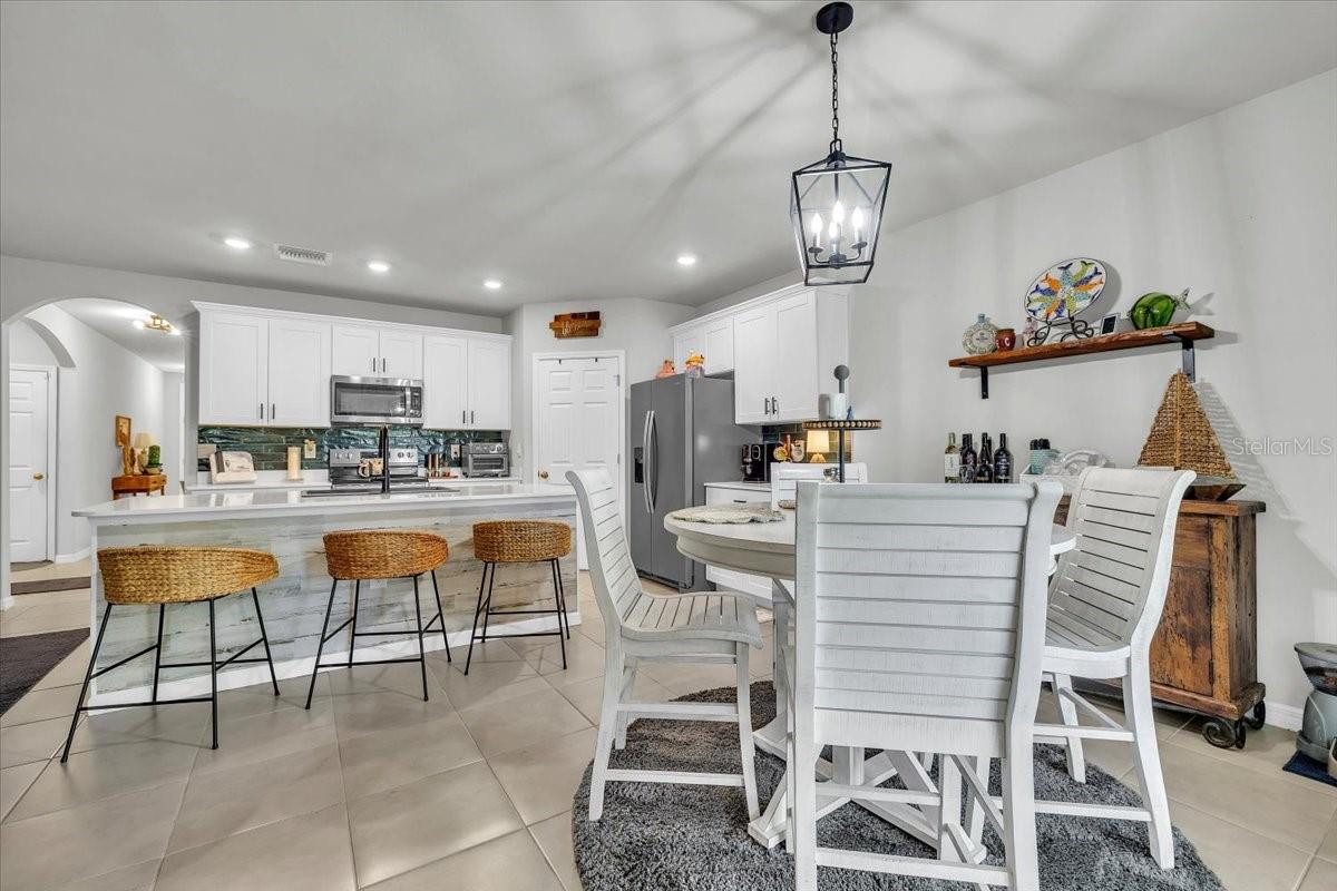 Image 10 of 39 For 25157 Alcazar