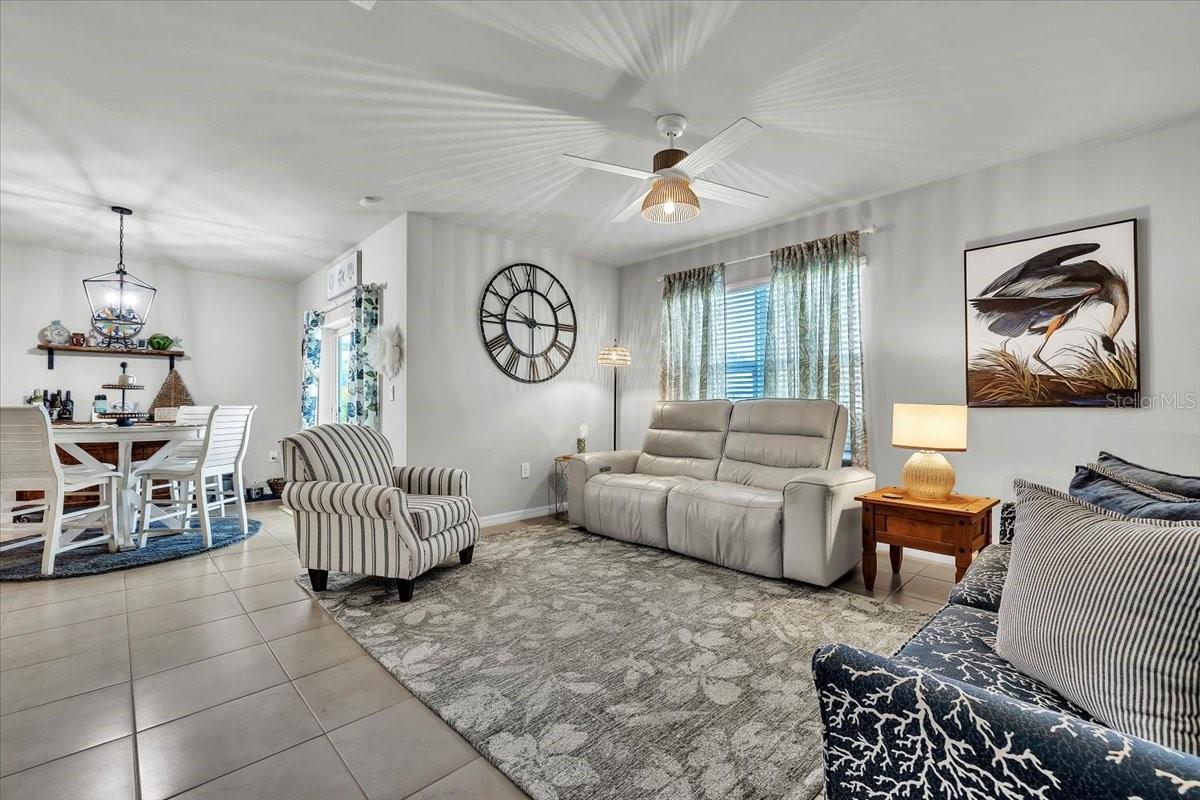 Image 12 of 39 For 25157 Alcazar