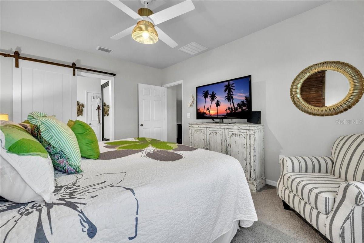 Image 16 of 39 For 25157 Alcazar