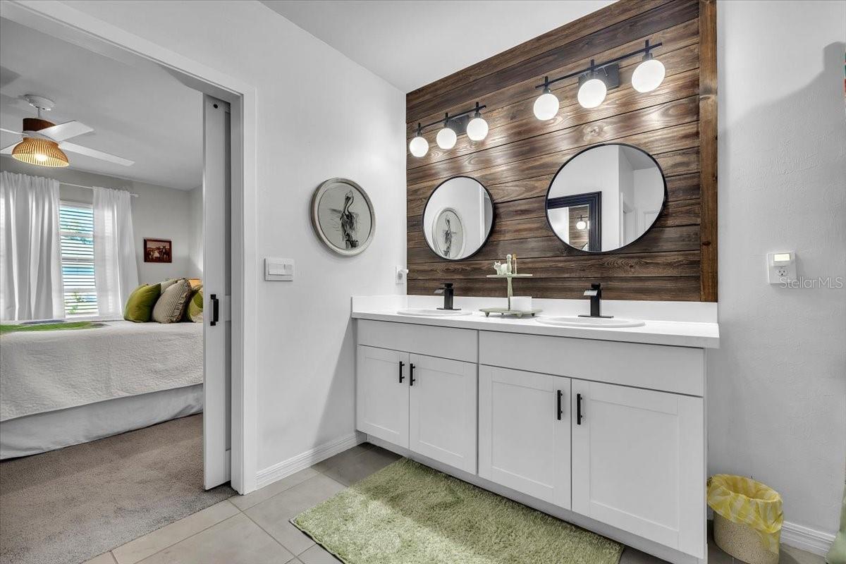 Image 18 of 39 For 25157 Alcazar