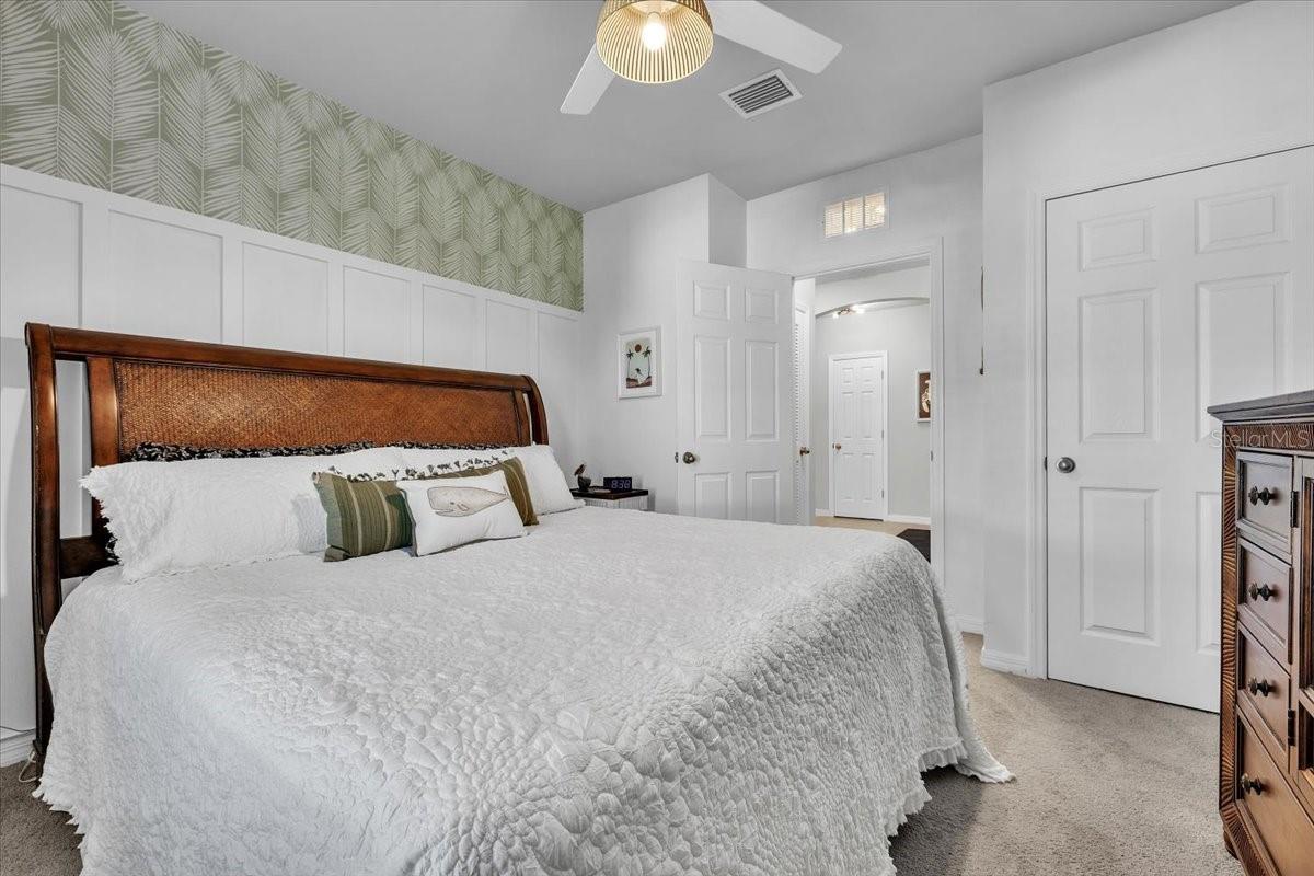 Image 20 of 39 For 25157 Alcazar