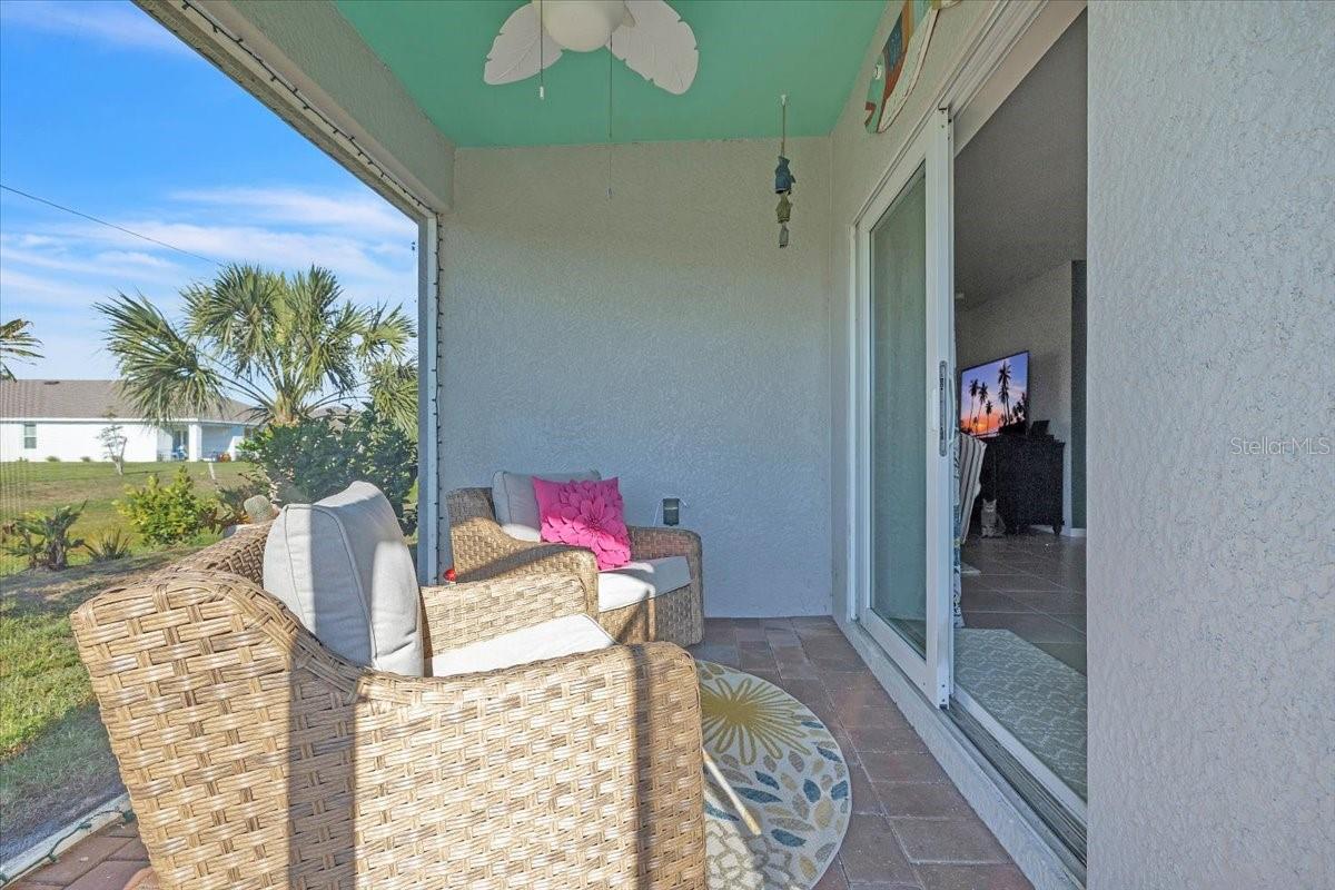 Image 29 of 39 For 25157 Alcazar