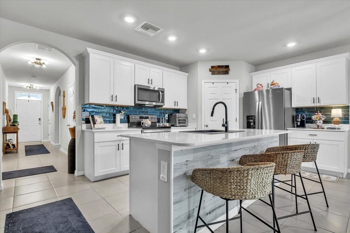 Image 5 of 39 For 25157 Alcazar