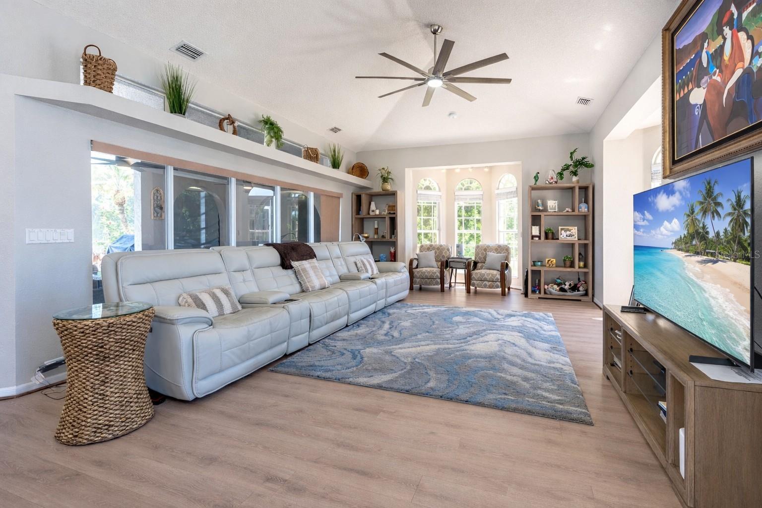 Image 13 of 51 For 2 Long Meadow Road