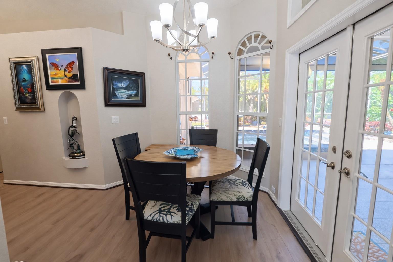 Image 16 of 51 For 2 Long Meadow Road