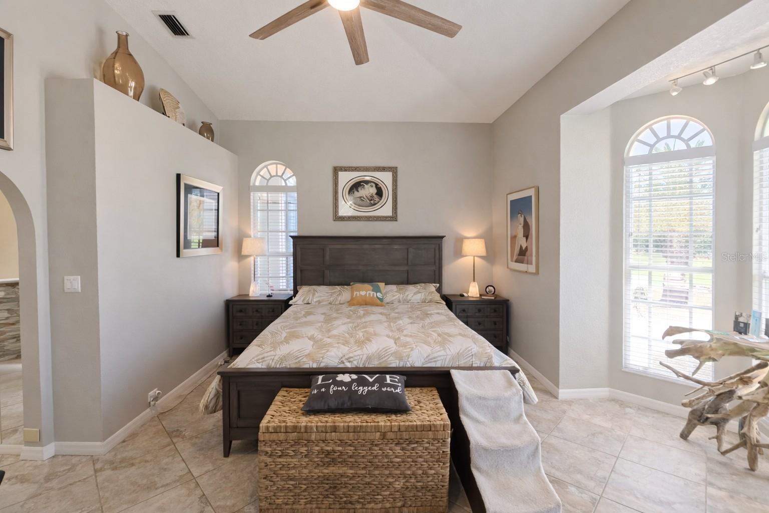 Image 25 of 51 For 2 Long Meadow Road