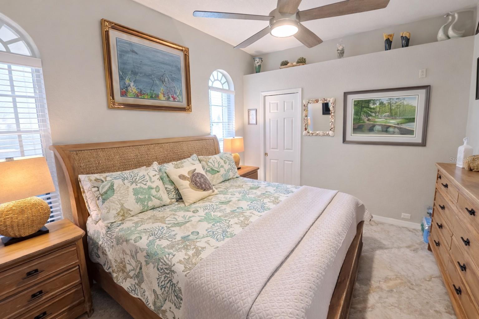 Image 31 of 51 For 2 Long Meadow Road