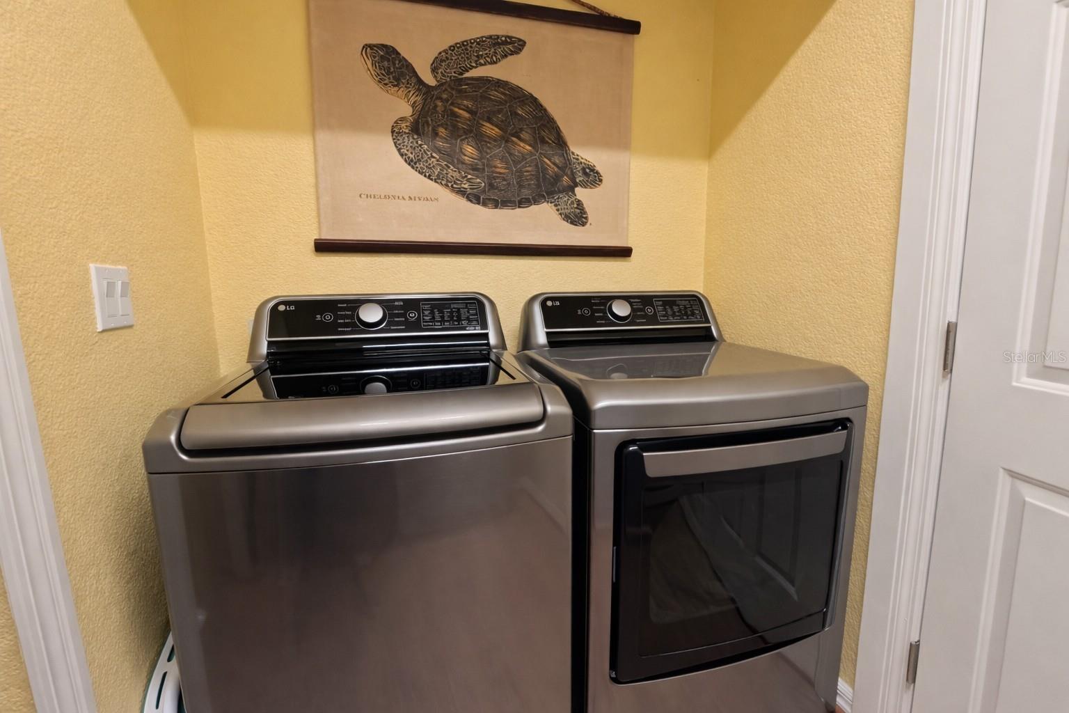 Image 40 of 51 For 2 Long Meadow Road