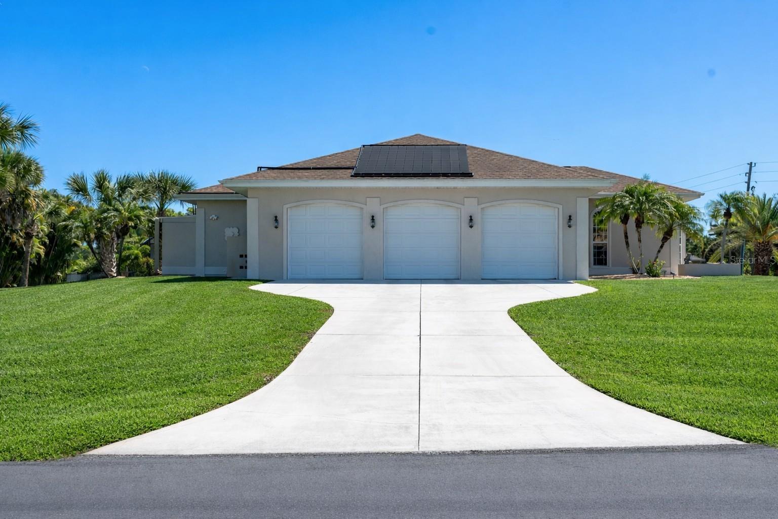 Image 8 of 51 For 2 Long Meadow Road