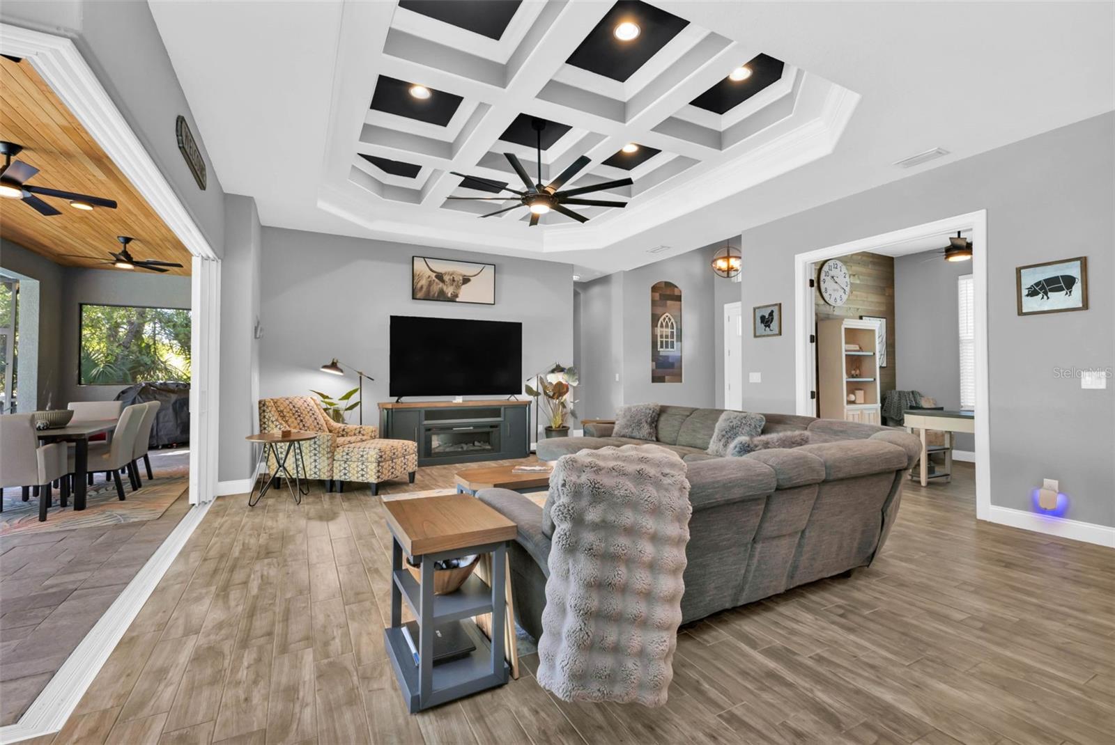 Image 12 of 83 For 11899 Darcy Drive