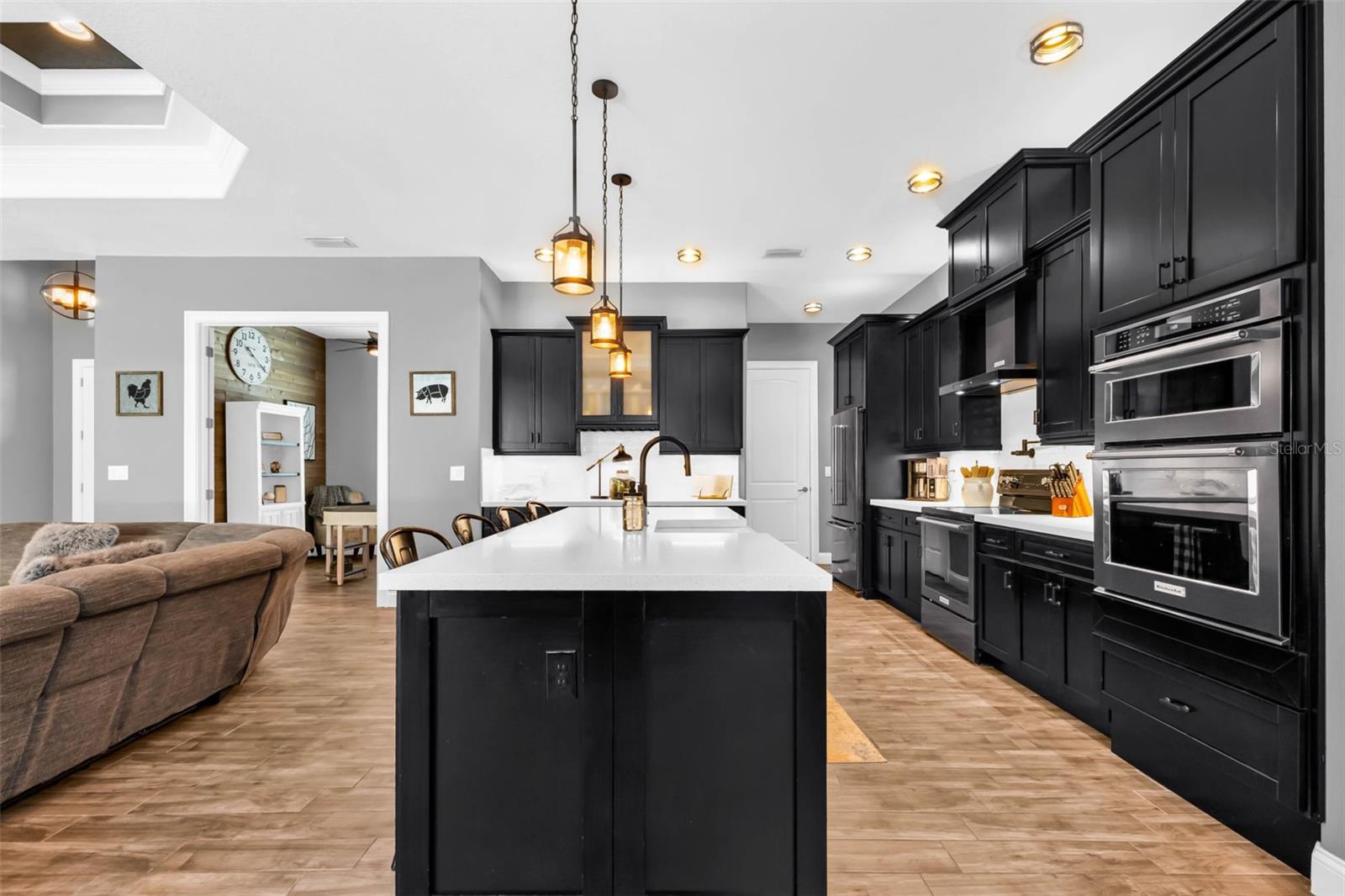 Image 16 of 83 For 11899 Darcy Drive