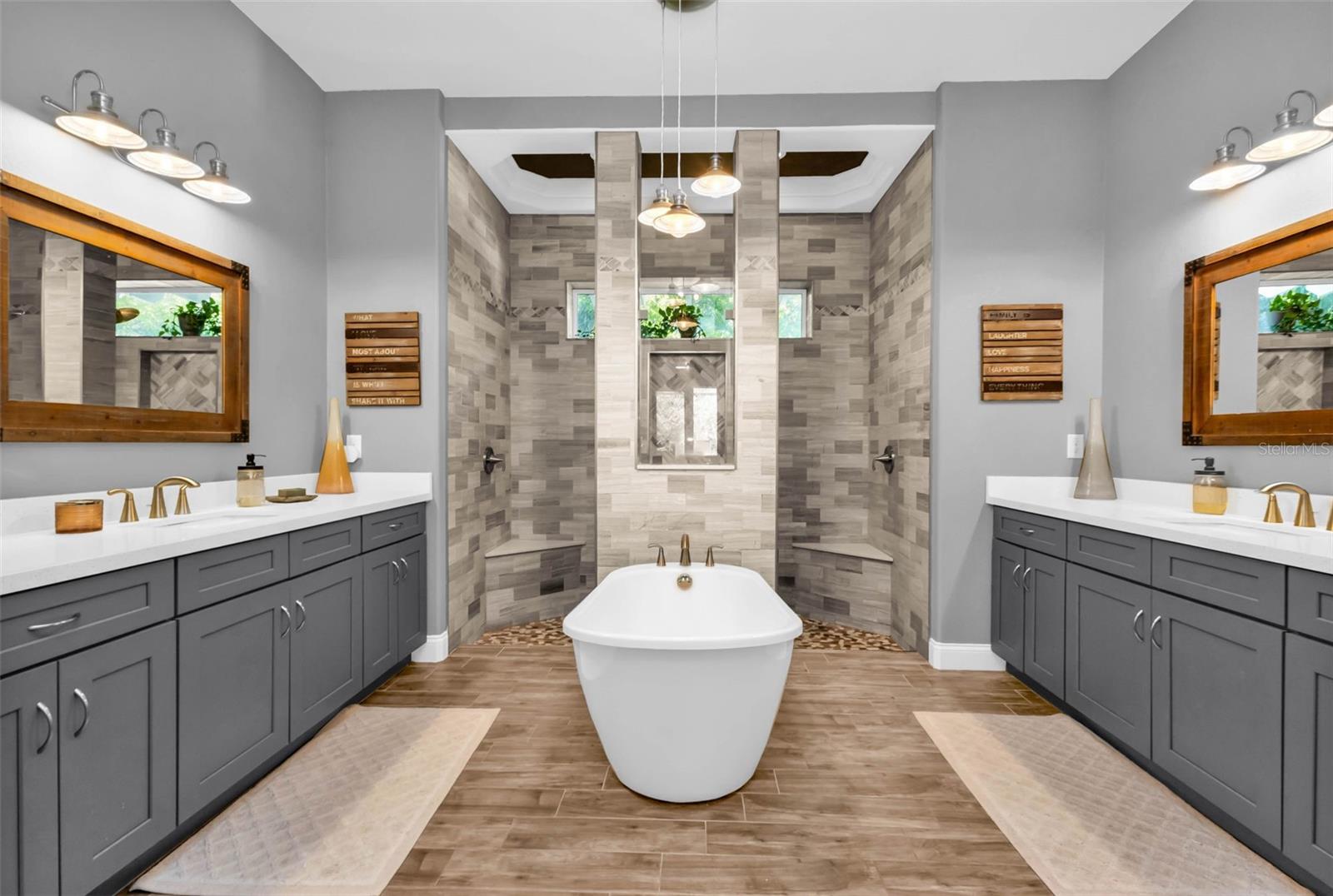 Image 30 of 83 For 11899 Darcy Drive