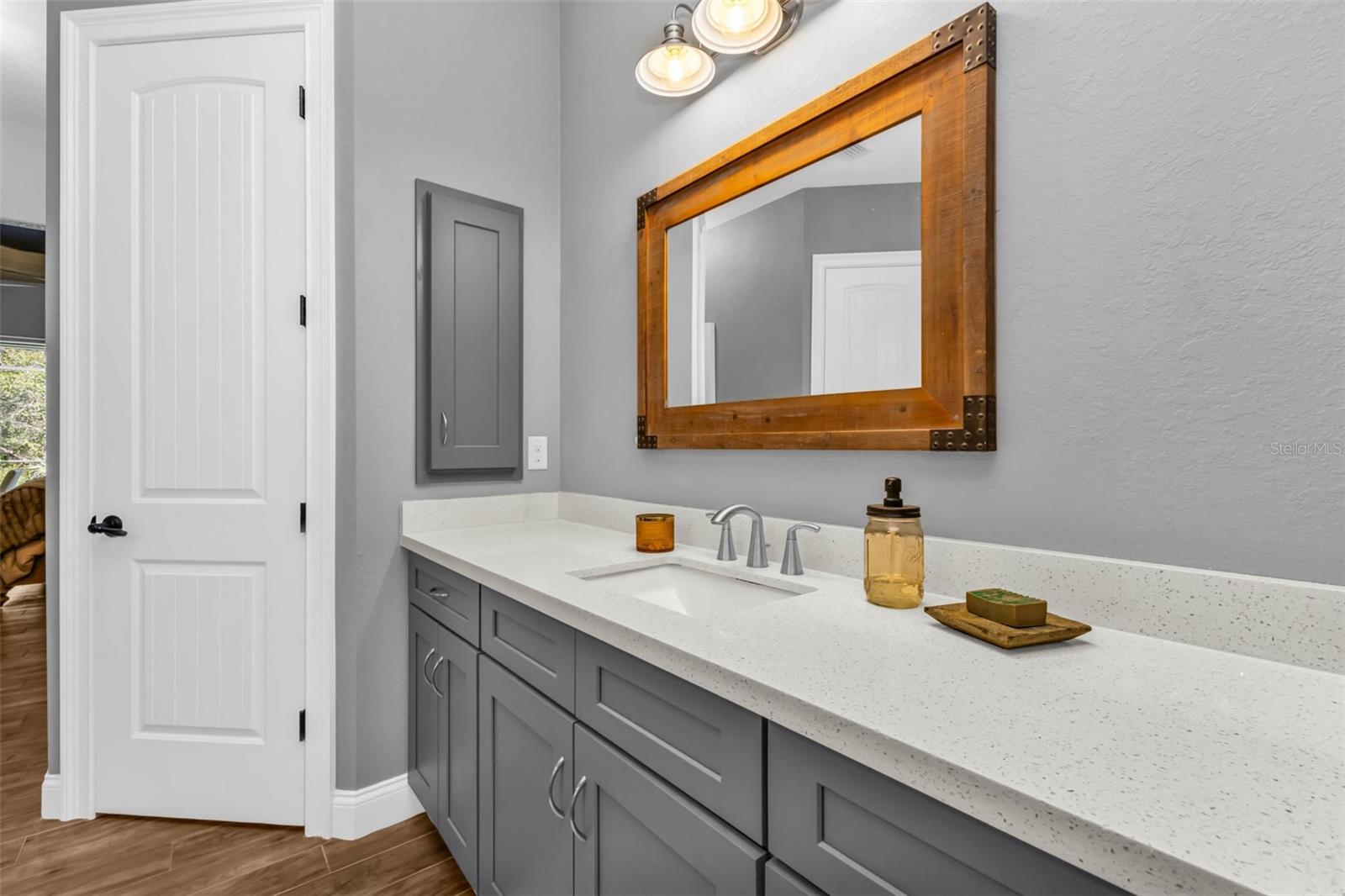 Image 35 of 83 For 11899 Darcy Drive