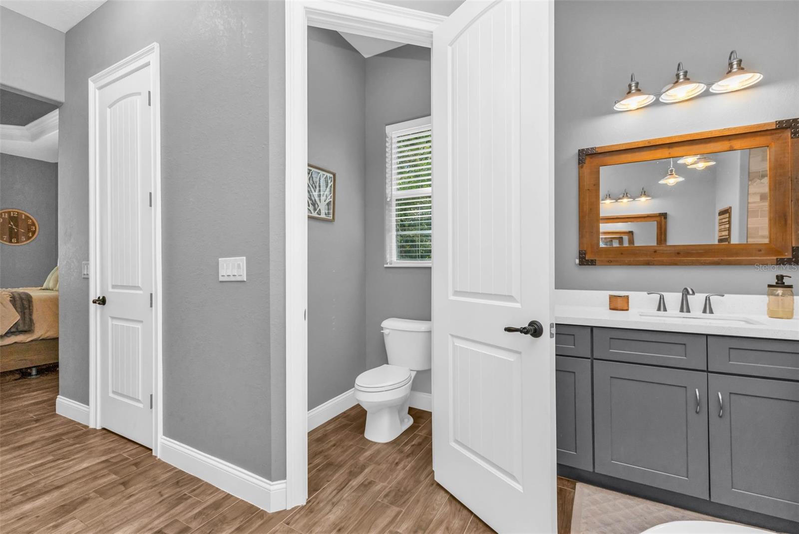 Image 36 of 83 For 11899 Darcy Drive