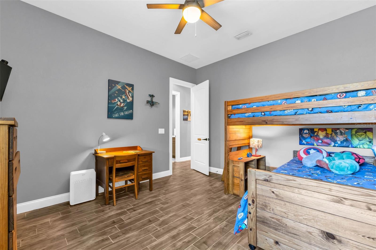 Image 39 of 83 For 11899 Darcy Drive