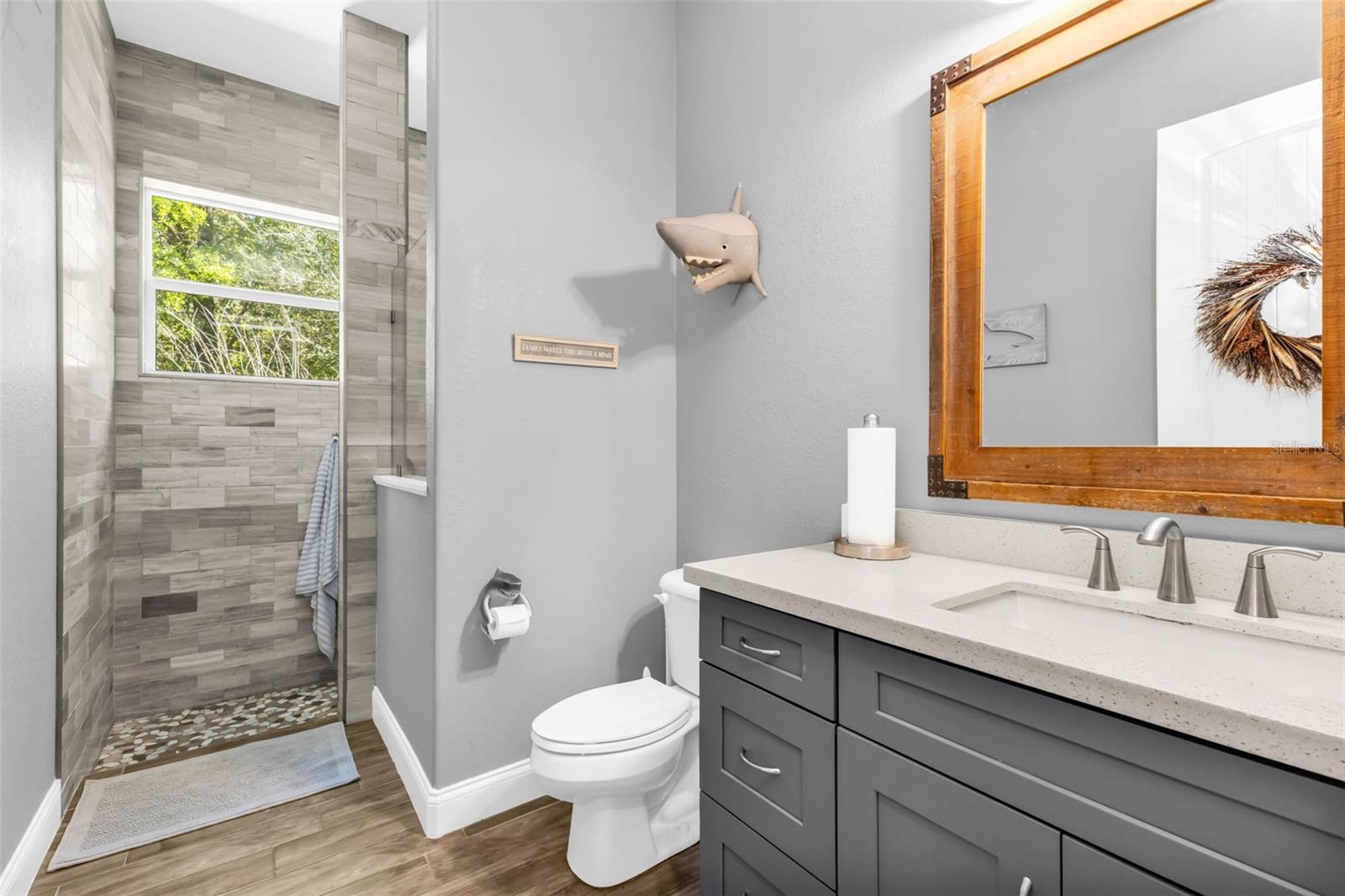 Image 40 of 83 For 11899 Darcy Drive