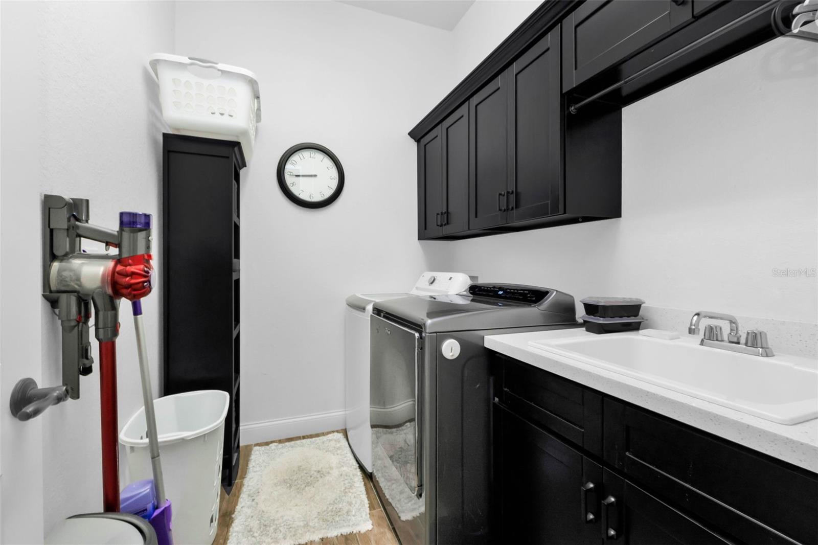 Image 45 of 83 For 11899 Darcy Drive