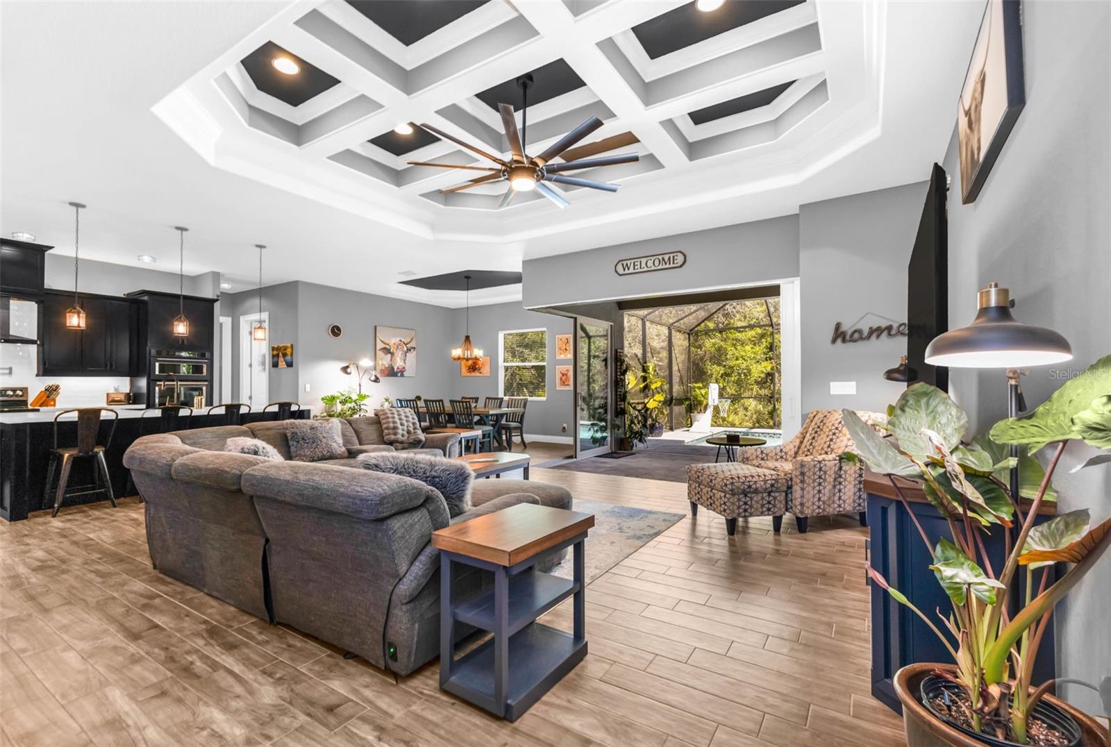 Image 7 of 83 For 11899 Darcy Drive