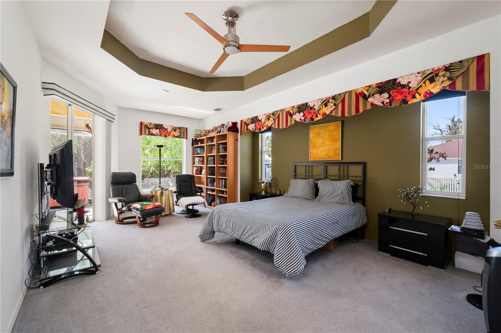 Image 22 of 55 For 23159 Allen Avenue