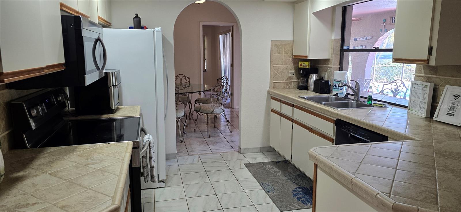 Image 4 of 4 For 1290 Aken Street